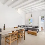 The Form Exclusive Suite